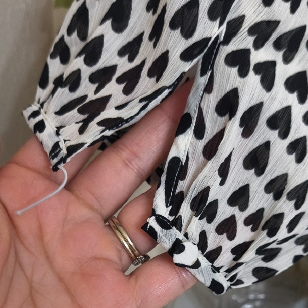 Apt. 9 Monochrome Heart Print Blouse - Picture 12 of 13